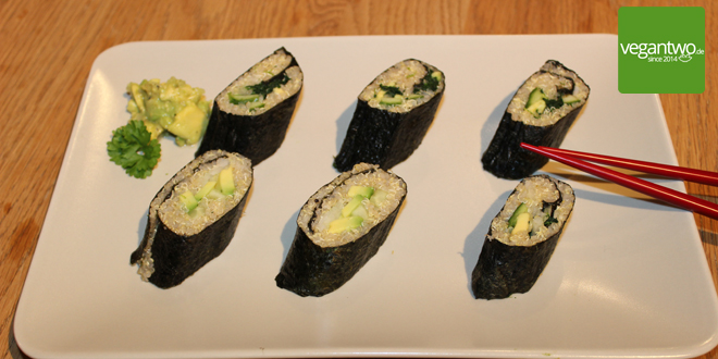 Sushi mit Quinoa und Avocado-Spinat-Gurkenfüllung  